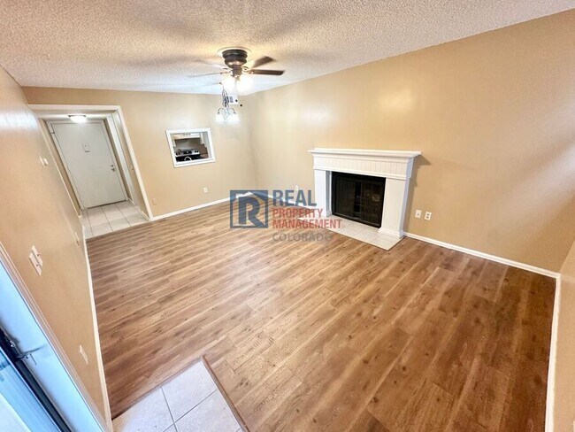 Foto del edificio - 15202 E Hampden Cir