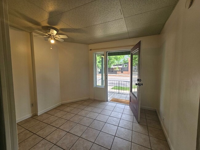 Building Photo - Highlands Adorable 1 Bedroom Apartment in ...