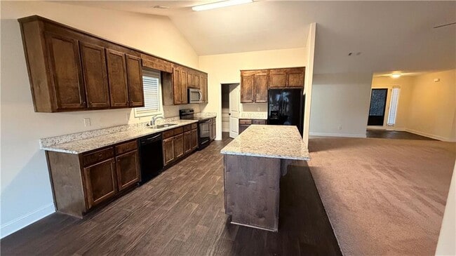 Foto del edificio - 1915 Soque Cir