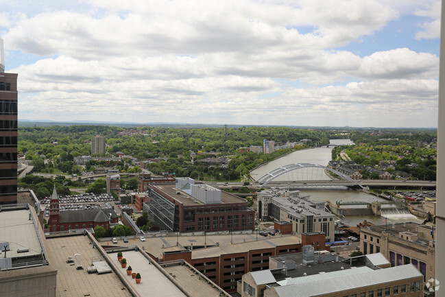 Building View - The Metropolitan