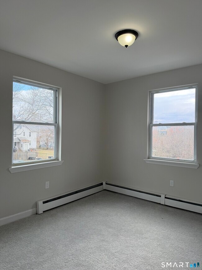 Building Photo - 162-164-164 Martin St