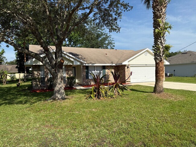 Building Photo - 3 Bedroom, 2 Bathroom Single Family Residence