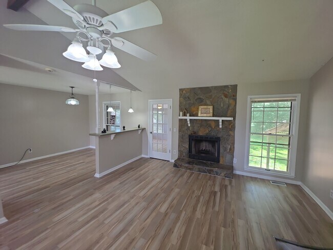Building Photo - 3582 Winchester Rd