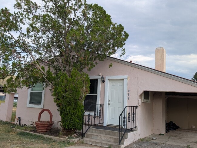 Building Photo - 908 W Avenue H