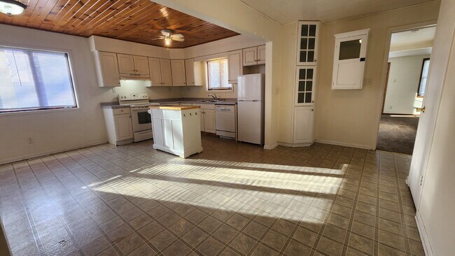 Foto del edificio - Available January 15th - 2 Bedroom, 1 Bathroom Single Family Home