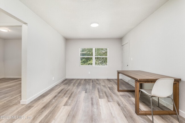 Foto del edificio - 231 E 16th St