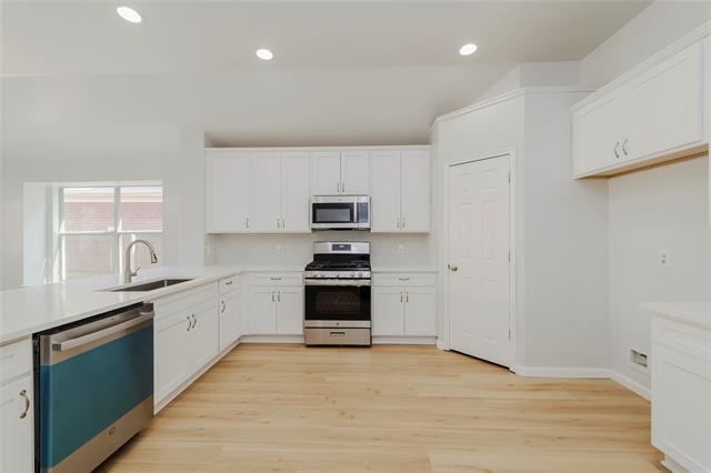 Building Photo - 9208 Clearview Dr