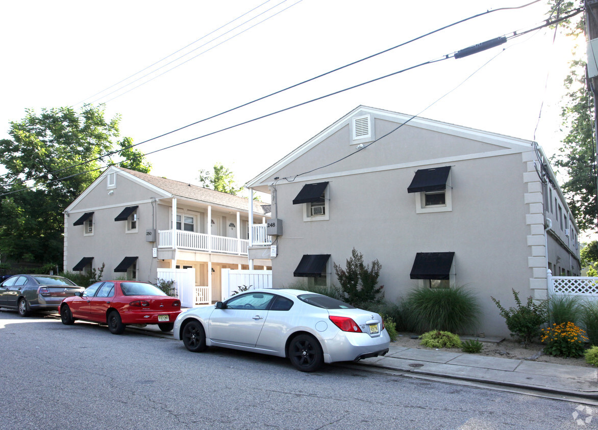 248 Myrtle Ave - 248-250 Myrtle Ave