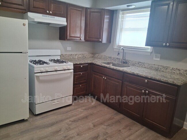 Foto del edificio - 392 W Hickory St