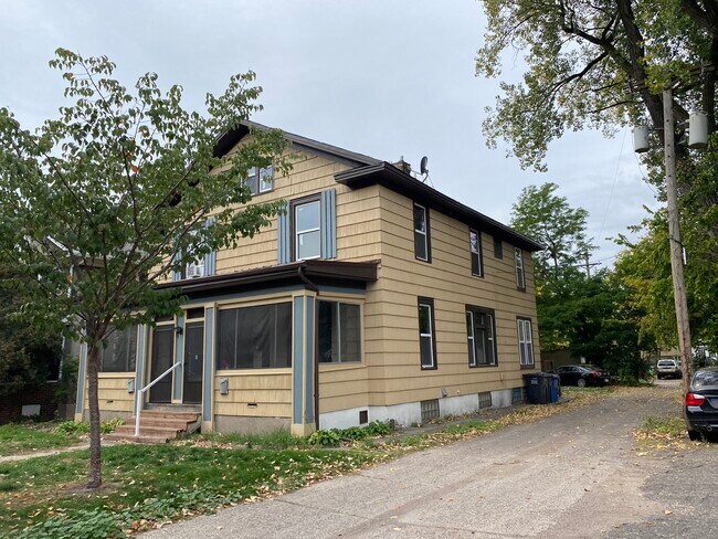 Foto del edificio - 715 7th Ave SE