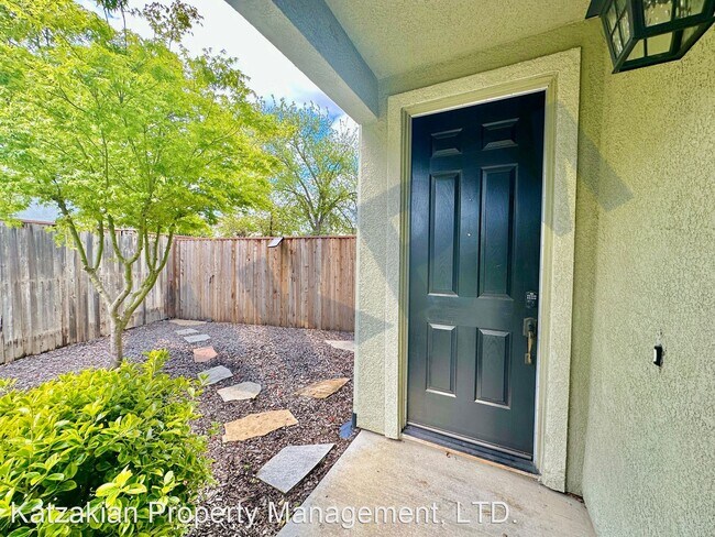 Building Photo - 3 br, 2.5 bath House - 8157 Shay Cir.