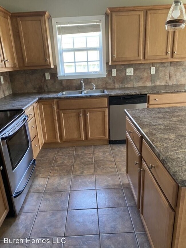 Building Photo - 3 br, 2 bath House - 3400 Preakness