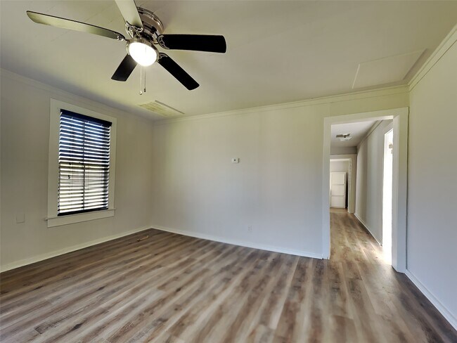 Building Photo - 322 Mixville Rd