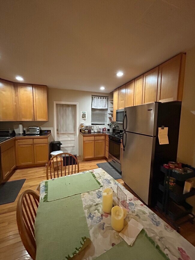 Photo - 220 Hanover St Apartment