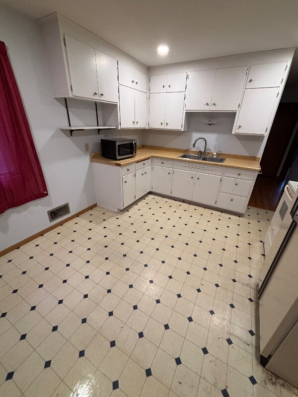 Foto del edificio - 2057 Emerald Ln