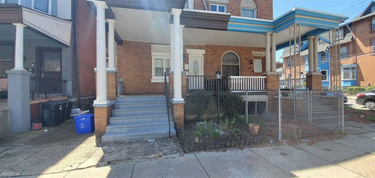 Building Photo - Studio, 1 bath 4plex - 5046 Hazel Avenue 2R