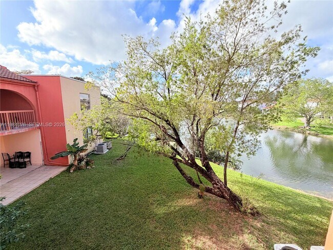 Foto del edificio - 10233 NW 9th St Cir