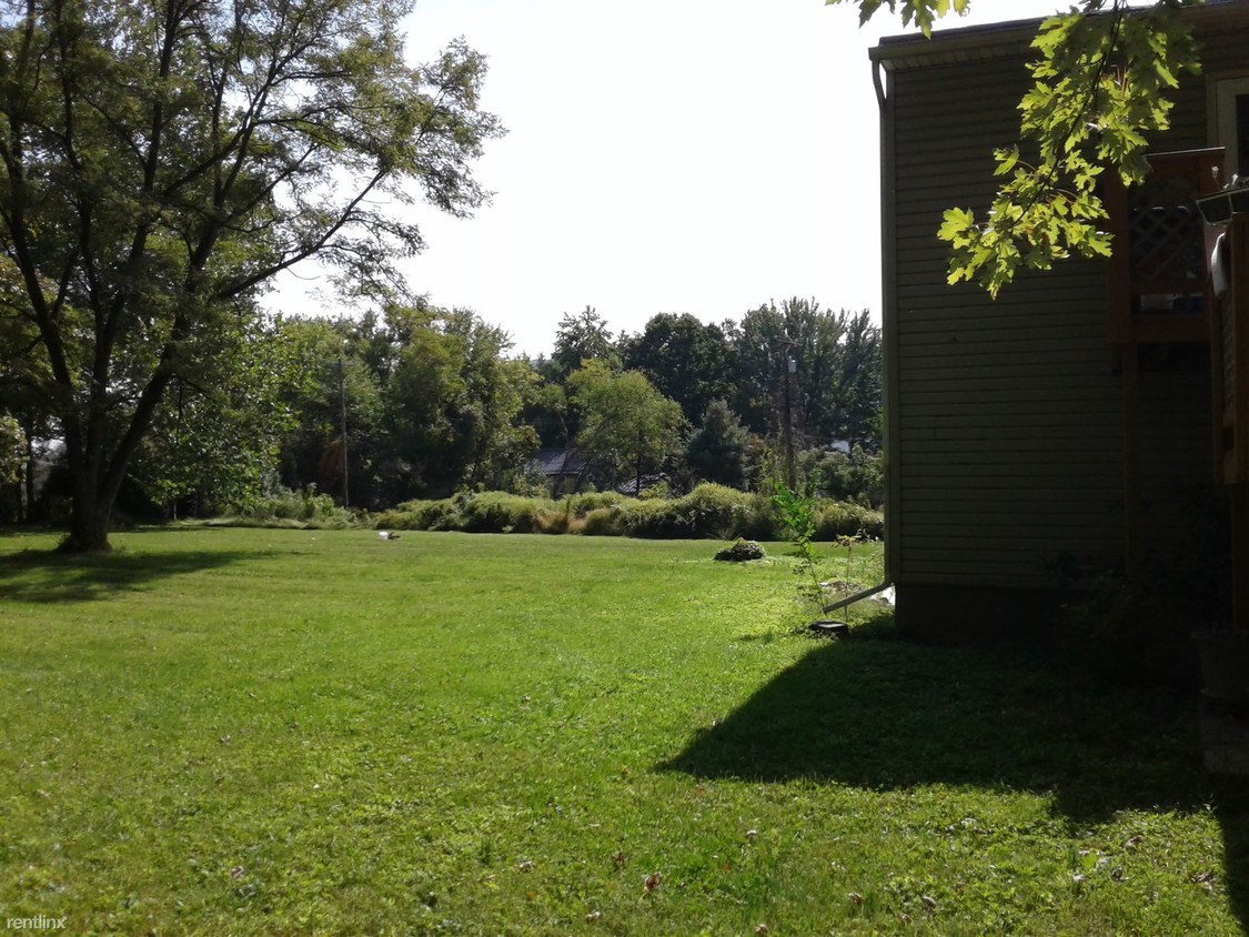 Building Photo - 921 Lebo Dr