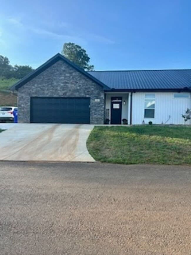 Foto del edificio - 154 Lakeshore Bay Dr