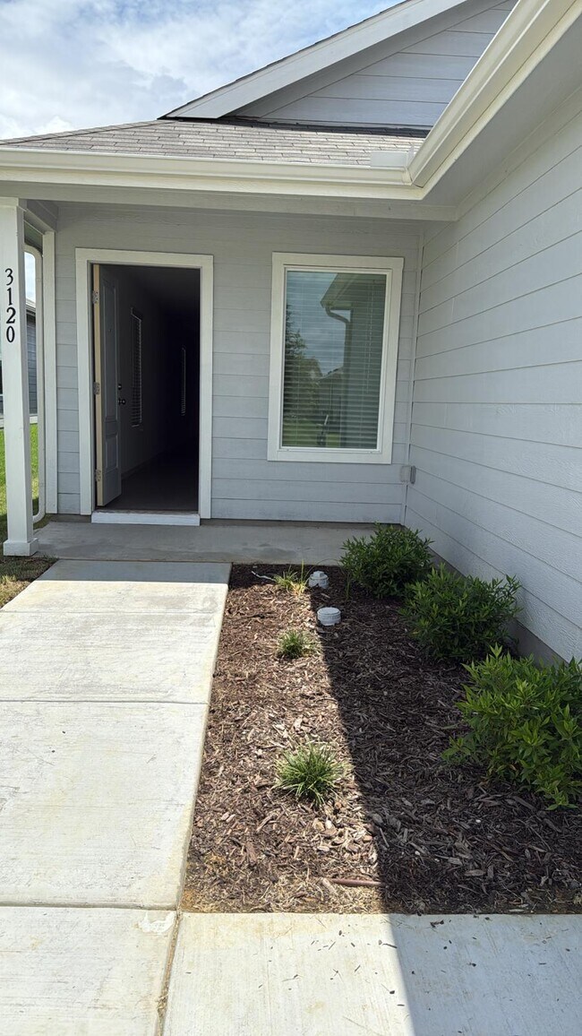 Building Photo - 3120 Tokara St