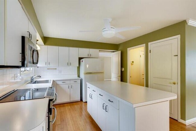 Foto del edificio - 9219 Harvest Rush Road, Owings Mills, MD, ...