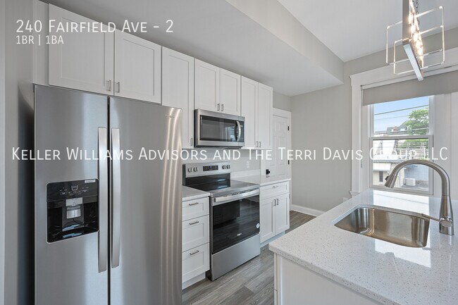 Foto del edificio - 240 Fairfield Ave