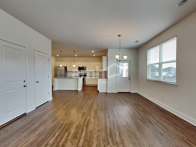 Foto del edificio - 5310 Lake Maxwell Dr