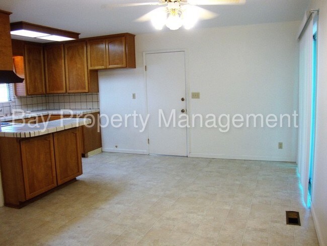 Building Photo - Lovely 3 bedroom home in South Salinas