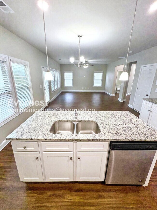 Foto del edificio - 130 Mandy Ln