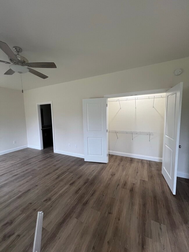 Foto del edificio - 08 Longbranch Dr