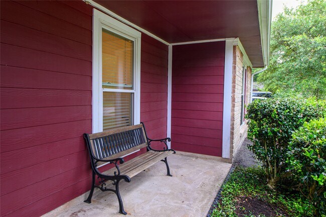 Foto del edificio - 4110 Garden Springs Dr