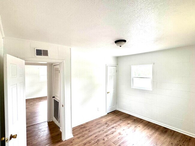 Foto del edificio - 532 Hampton Ave NW