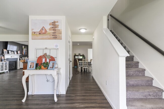 Building Photo - 150 Cilento Dr