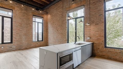 Building Photo - 729 N Sangamon St