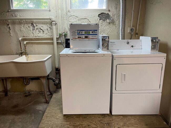 Building Photo - x311