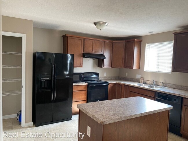 Building Photo - 3 br, 2.5 bath House - 318 Cloverhill Dr
