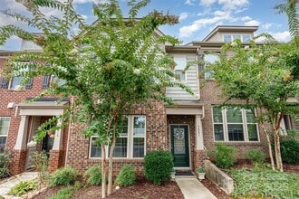 Building Photo - 3021 Honeylocust Ln