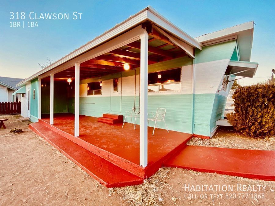 Vintage living in Bisbee! 1 bed/1 bath + o...