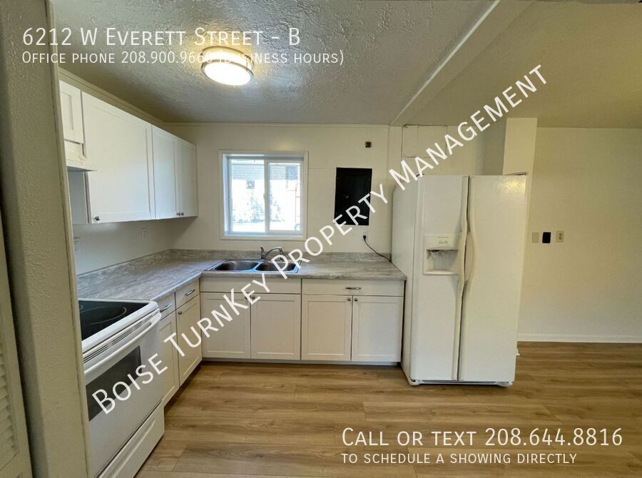 Primary Photo - 6212 Everett St