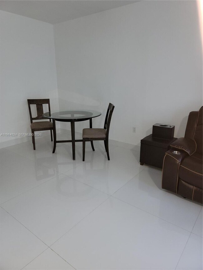 Foto del edificio - 6300 SW 21st St