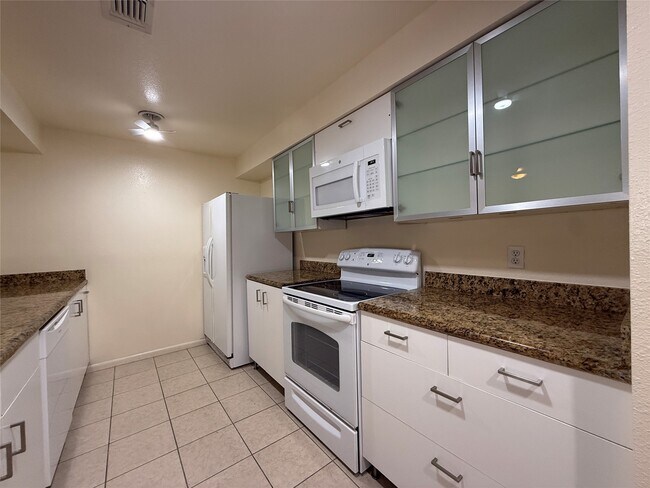 Foto del edificio - 1629 S Kirkwood Rd