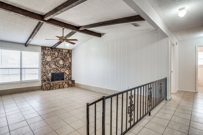 Foto del edificio - Inviting Home Near Arlington's Attractions...