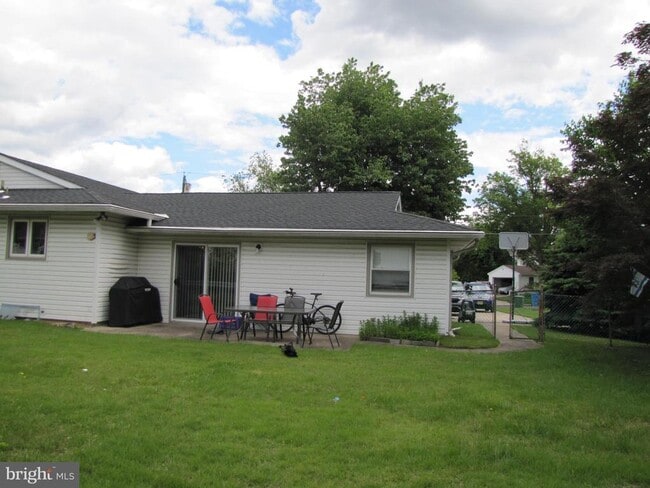 Building Photo - 436 Suffolk Dr