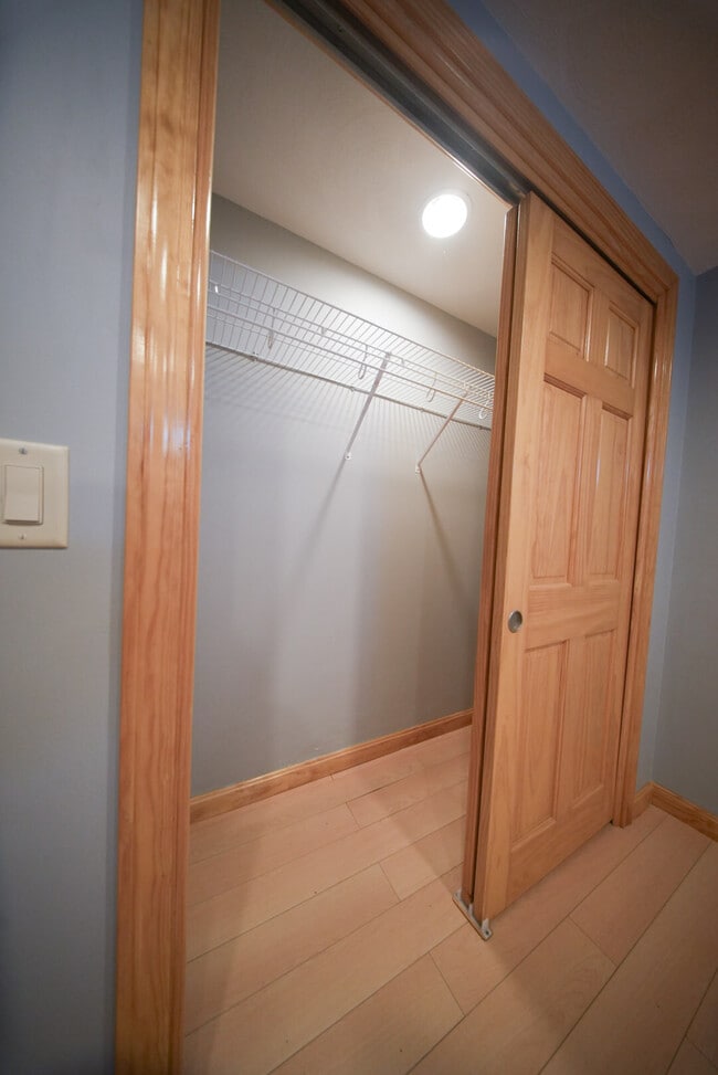 Building Photo - 14 Amory St