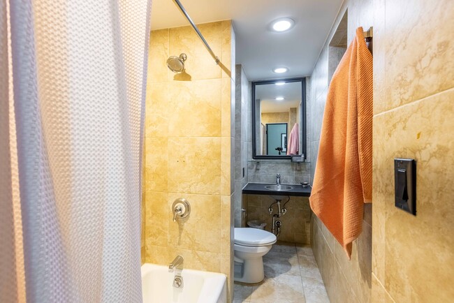 Foto del edificio - Studio Basic & Ensuite Bath - Midtown Manh...