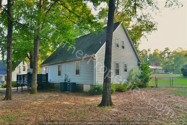 Foto del edificio - 225 Bow Church Rd Irmo SC 29063