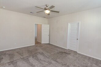 Building Photo - 4120 Split Ivy Dr
