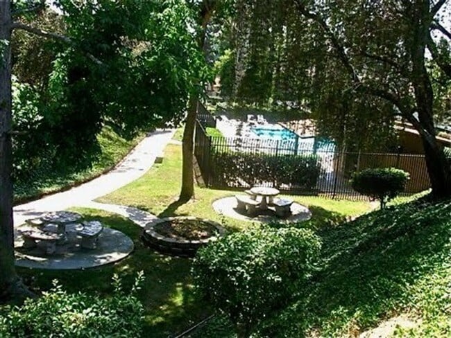 Building Photo - Welcome to this beautiful home in the high...