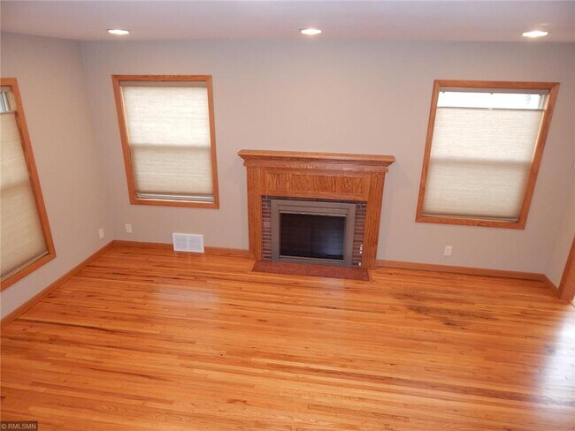 Building Photo - 3720 Sumter Ave S
