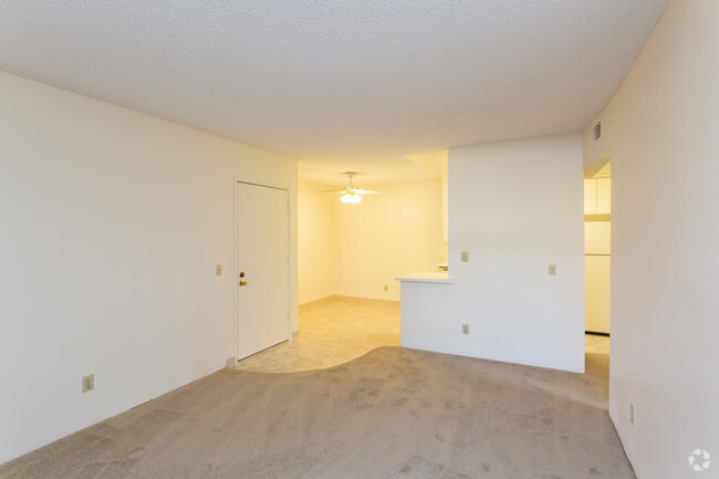 1HAB, 1BA - 650 ft² - RB Racquet Club Apartments